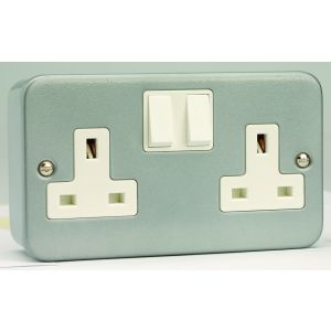 13 Amp Socket Outlets - 2 gang switched